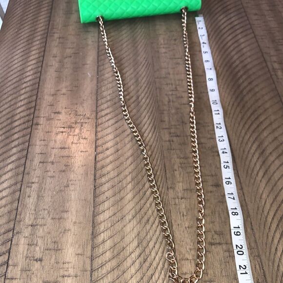 Up cycled ♻️ Neon Green Quilt Look 👀 Purse Gold front clasp reused plastic♻️ - Picture 7 of 17